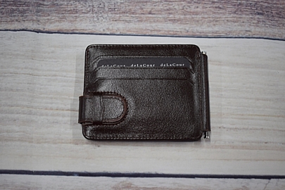 Ανδρικό δερμάτινο πορτοφόλι με ιδιαίτερο desing σε καφέ χρώμα