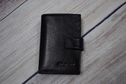 Δερμάτινο αντικλεπτικό πορτοφόλι σε μαύρο χρώμα